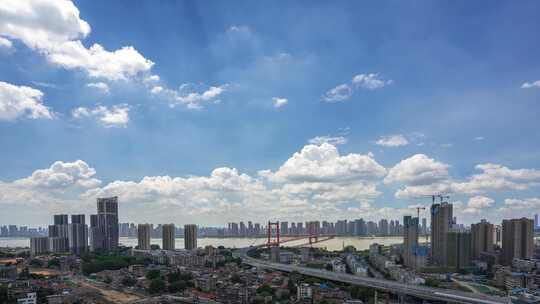 夏季武汉鹦鹉洲长江大桥蓝天白云延时
