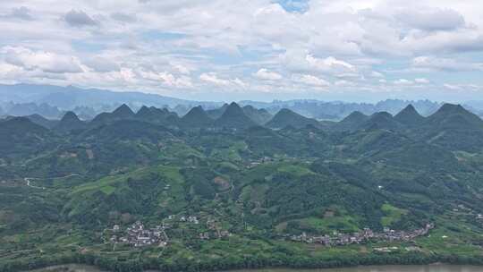 蓝天白云下的桂林山峰自然风光航拍延时