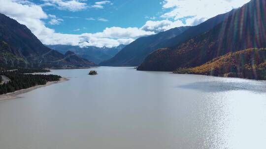 4k西藏湖泊视频航拍高原藏区然乌湖湖心小岛