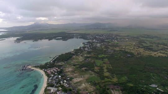 航拍海岸线全景