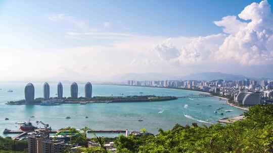 海南三亚鹿回头景区看凤凰岛夏日美景