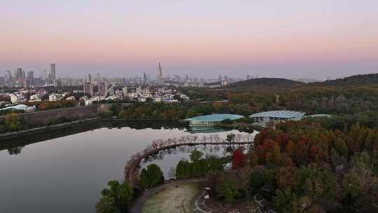 江苏南京灵山风景区前湖秋天秋色航拍