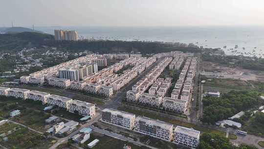 日落时越南富国岛的航拍视频，这是一个具有