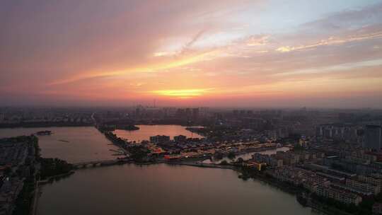 城市夕阳晚霞火烧云夜景降临山东聊城