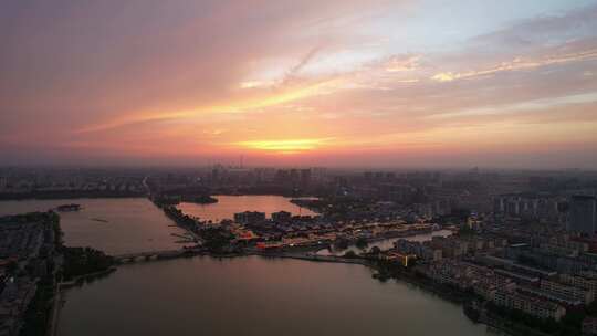 城市夕阳晚霞火烧云夜景降临山东聊城