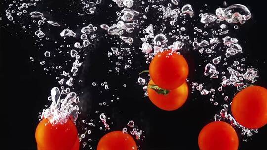 西红柿入水视频素材模板下载
