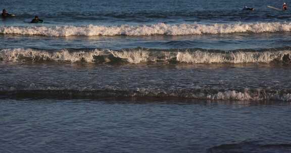 海水 沙滩 夏天 慢镜头 海浪 浪花 拍打