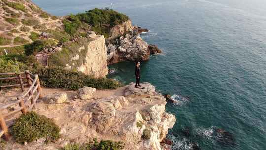 鹿嘴山庄无人机航拍海岸线礁石海边悬崖海浪