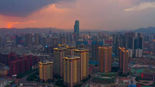 昆明米半春天楼顶航拍昆明城市全景