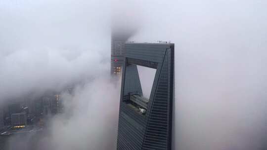 上海陆家嘴高楼云海景观