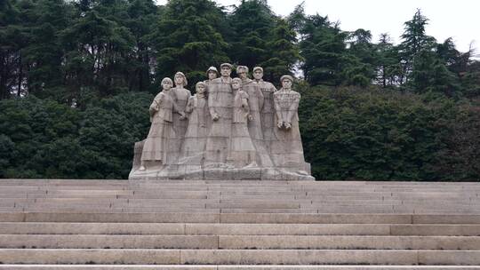 南京雨花台烈士陵园烈士群雕像