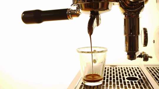 咖啡厅咖啡机做咖啡