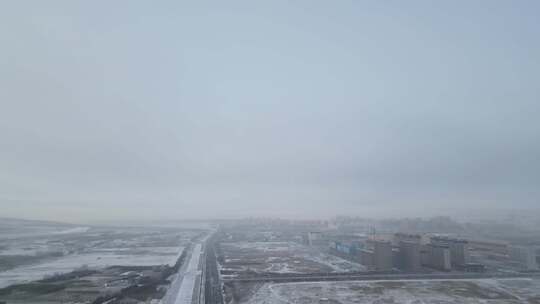 城市冬日雪景航拍全景