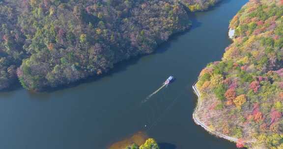 武汉木兰天池风景区深秋风光