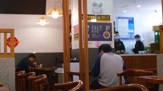 小吃饭店快餐餐厅顾客用餐环境视频素材人物