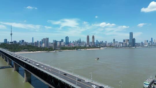 湖北武汉长江大桥4K航拍高清视频