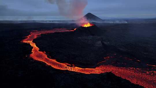 火山喷发岩浆涌动火山爆发实拍无人机航拍