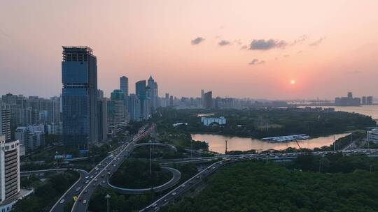 夕阳下的海口城市风光