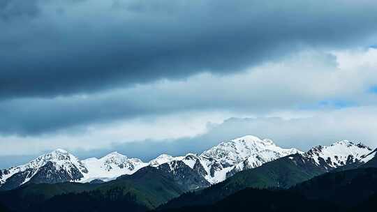 雪山自然风光全景