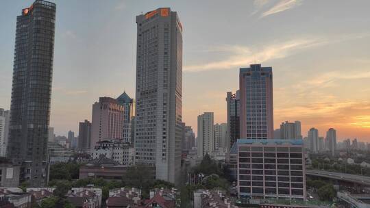 旅拍素材高楼上看上海市中心夕阳黄昏日落