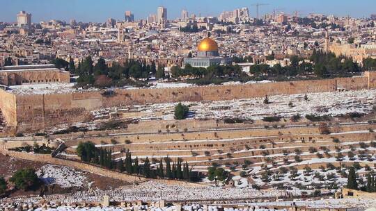 俯瞰耶路撒冷和圣殿山的广阔视野视频素材模板下载