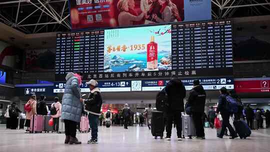 北京西站候车大厅春运人来人往延时合集视频素材模板下载