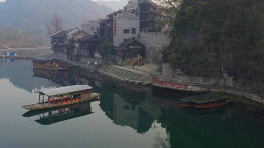 航拍清晨的湘西茶峒古镇风景（边城）