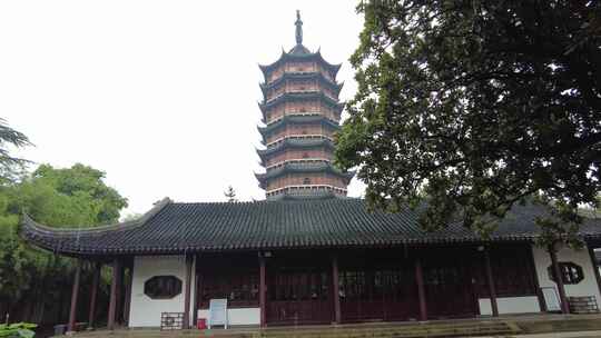 古建筑下雨素材苏州北寺塔实拍