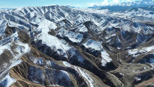 新疆红河谷山峰雪景航拍素材