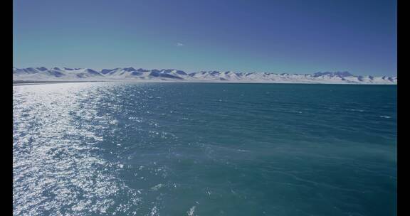 4K航拍高清西藏纳木措湖泊高原雪山风景冬季