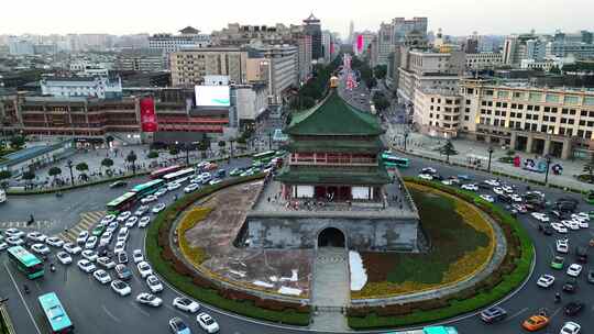 航拍陕西西安地标建筑钟楼及城市风光视频素材模板下载