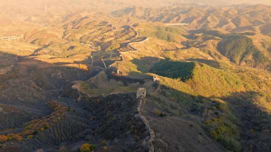 航拍长城秋景