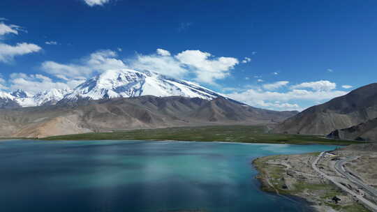 新疆喀拉库勒湖面航拍