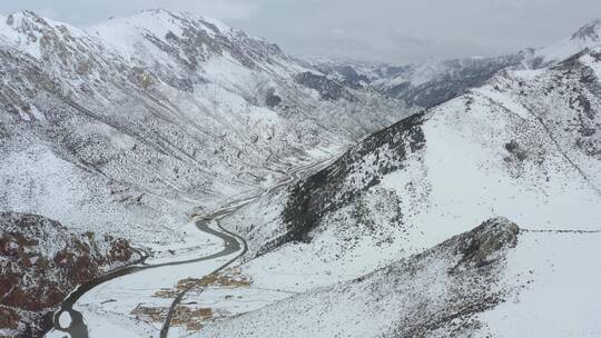 航拍冬天川藏线雪景视频素材模板下载