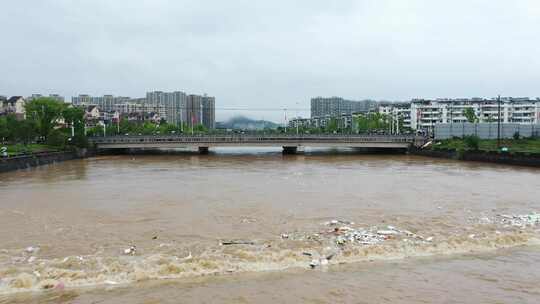 2024年6月下旬黄山市暴雨后洪水来袭