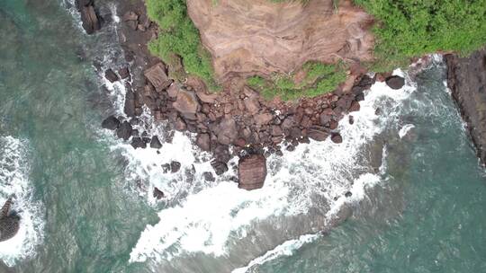 海浪浪花冲击岩石素材航拍