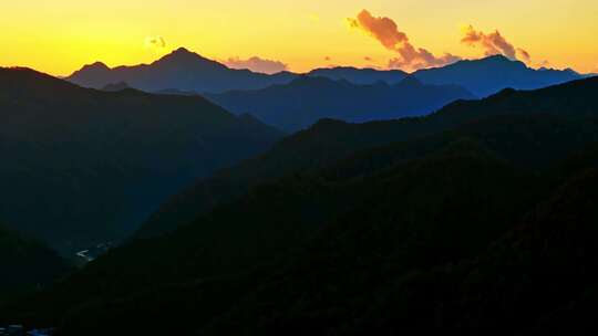 群山 秦岭落日