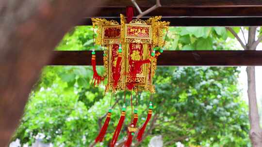 中式古典灯笼悬挂特写