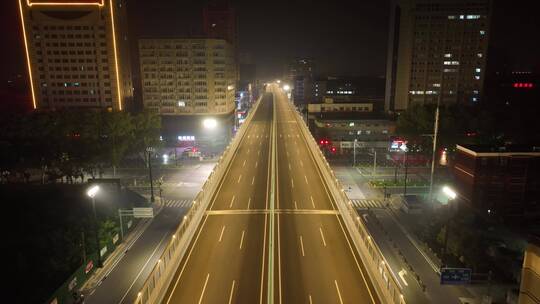 疫情下洛阳城市交通夜景