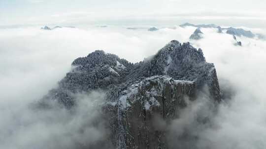 清晨云海日出云层山顶山林山峰云雾缭绕风景