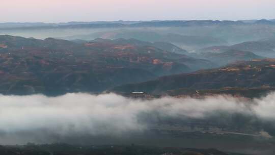 山西陕西黄土高原黄河两岸晨曦云海风光