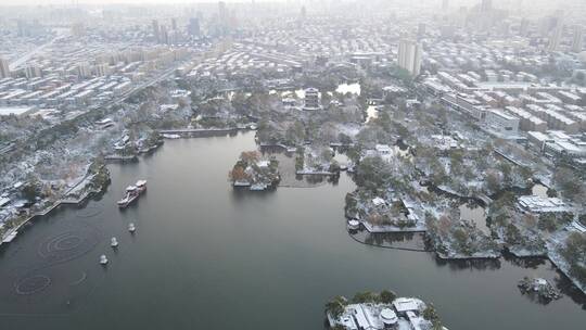 航拍山东济南大明湖雪景视频素材模板下载