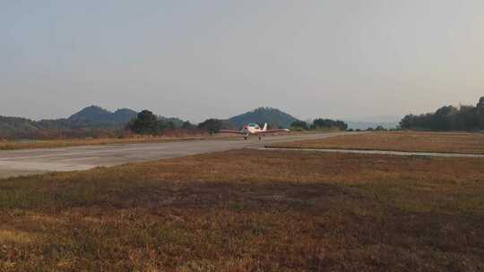 长沙宁乡通航机场起降的轻型运动飞机视频素材模板下载