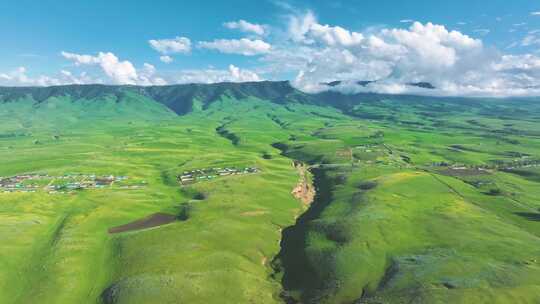 新疆天山草原风光