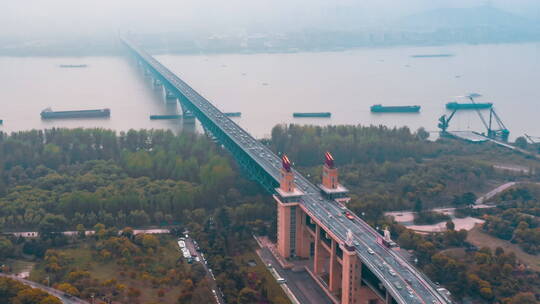 南京_南京长江大桥_日景_环绕航拍延时视频素材模板下载