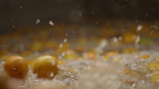 水果入水特写素材