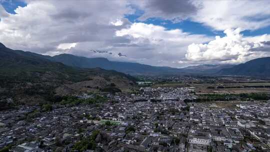 云南丽江古城傈僳族建筑群高空航拍