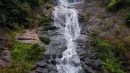 深圳马峦山碧岭瀑布