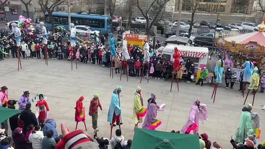 济南非物质文化遗产踩高跷民俗演艺闹元宵