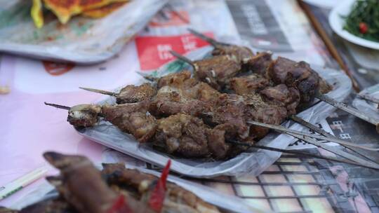 新疆特色美食馕坑烤肉